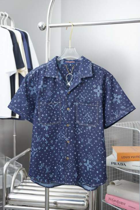 Picture of LV Shirt Pant Suits _SKULVS-XLhgntx0123756